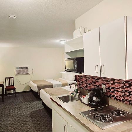 Canadian Motor Inn Grande Prairie Eksteriør bilde