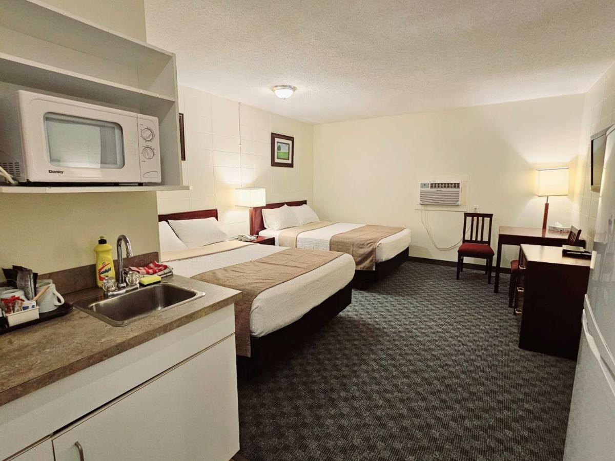 Canadian Motor Inn Grande Prairie Eksteriør bilde