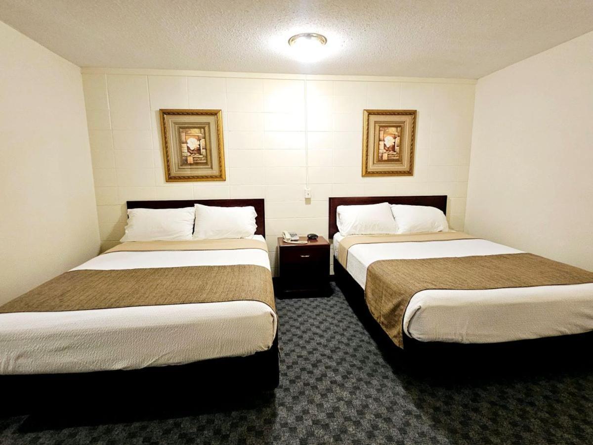 Canadian Motor Inn Grande Prairie Eksteriør bilde