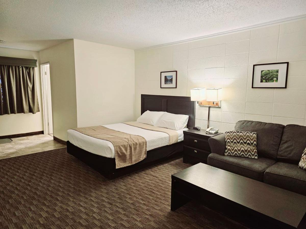 Canadian Motor Inn Grande Prairie Eksteriør bilde